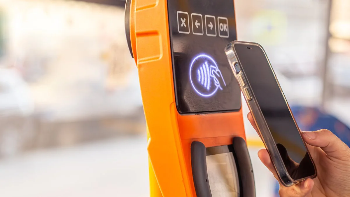 Pagos con NFC. Foto Magnific