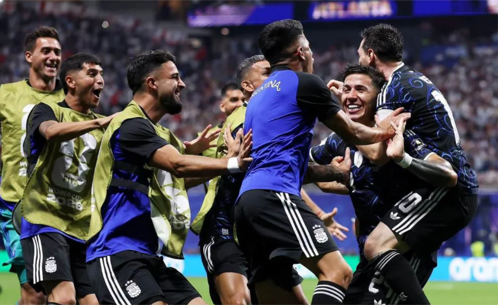 La remontada Argentina llegó en el tramo final del partido.