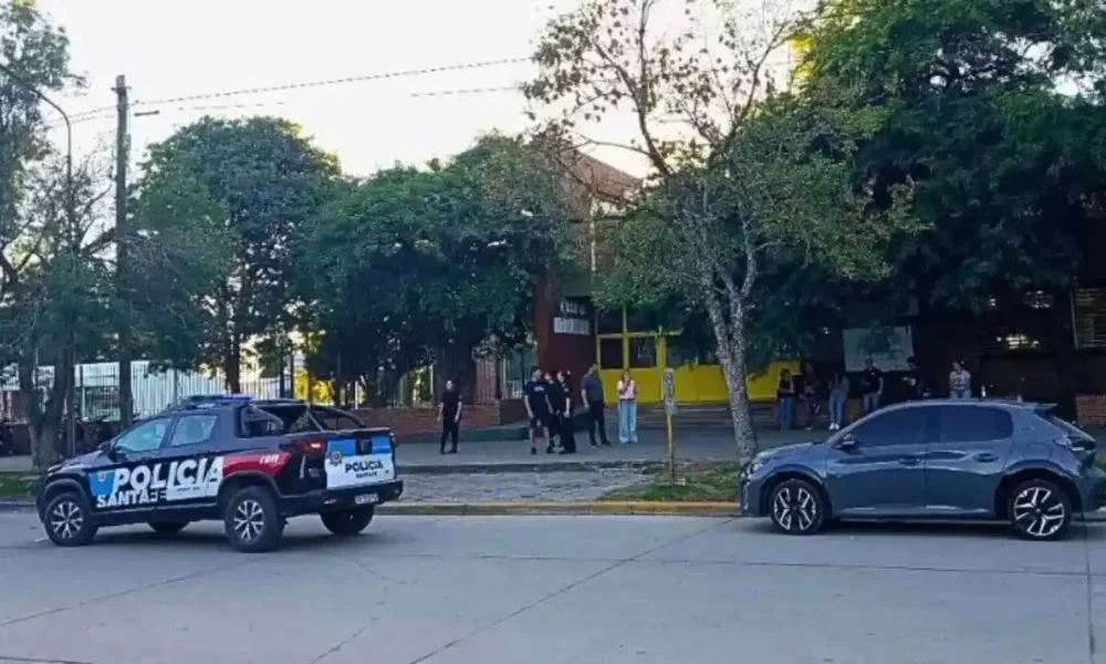 Ingresó a la escuela armado, abrió fuego y mató a un alumno