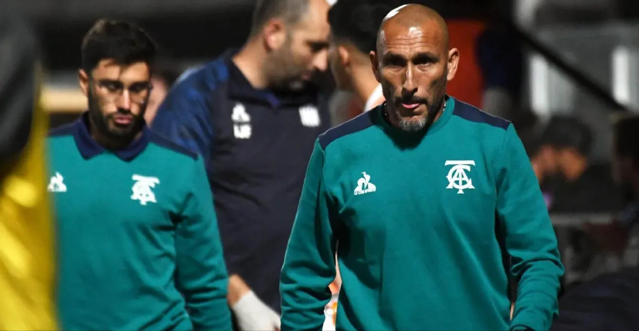 Doy un paso al costado porque no pude ayudar, dijo Guiñazú