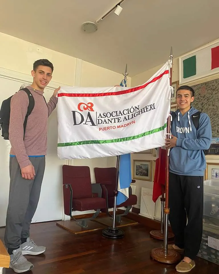 ACUERDO ENTRE BROWN, LA ASOCIACIÓN DANTE ALIGHIERI Y LA SOCIEDAD ITALIANA