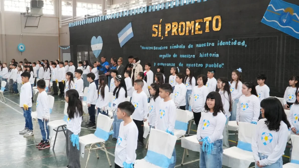 Las escuelas de Chubut comenzaron los actos de Promesa de Lealtad a las Banderas Nacional y Provincial