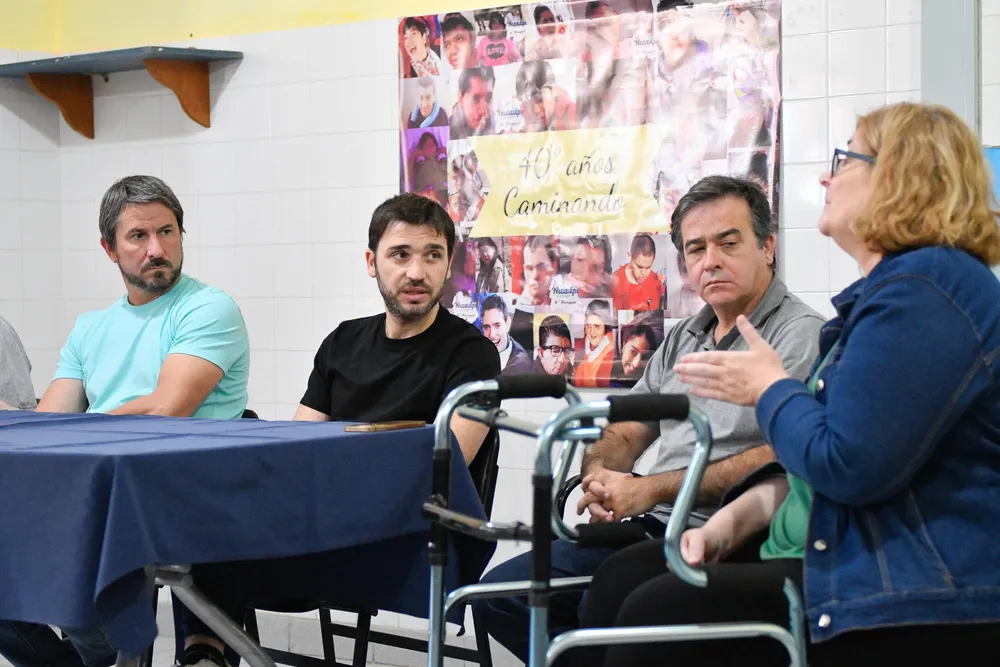 Torres entregó un importante aporte económico a NICADPI