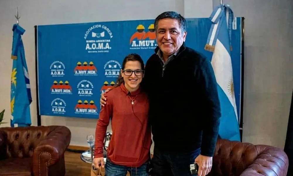 Javier Castro, secretario de AOMA  junto a la “Peque” Pareto