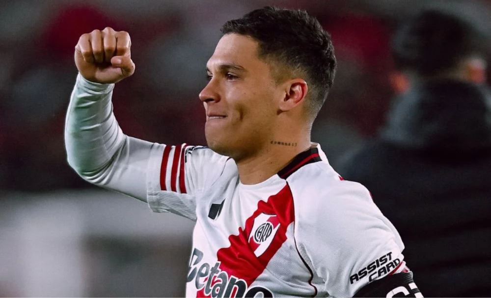 El club confirmó la rescisión del contrato del colombiano Juan Fernando Quintero.