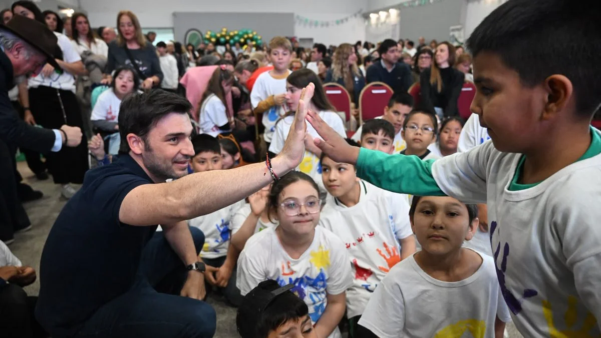 Torres en el 40° Aniversario de la Fundación Crecer de Comodoro