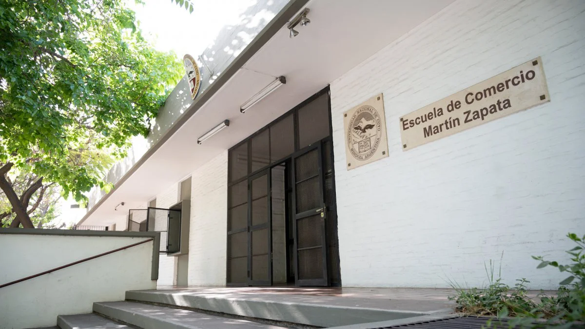 Escuela Martín Zapata - UNCuyo