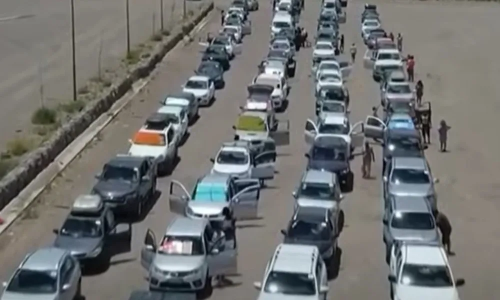 Largas filas para ingresar a Chile