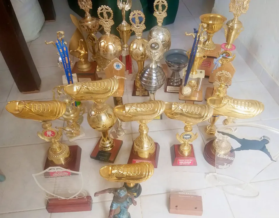 Ramon Barrionuevo solo algunos de los tantos trofeos obtenidos.