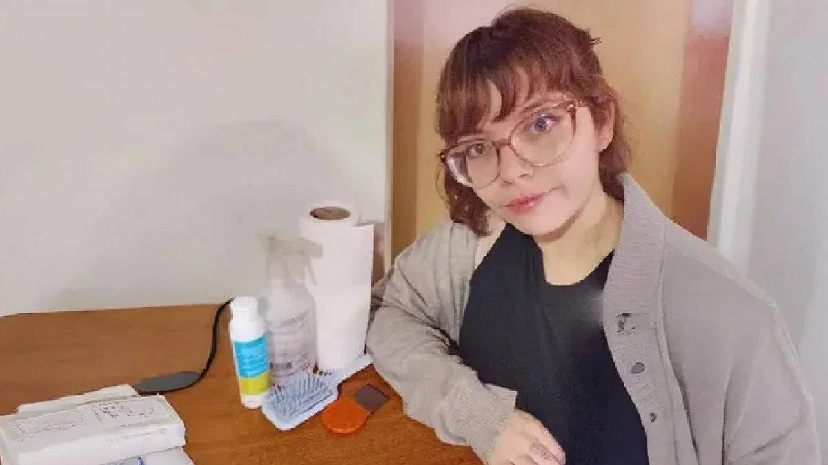 Damaris saca piojos a domicilio