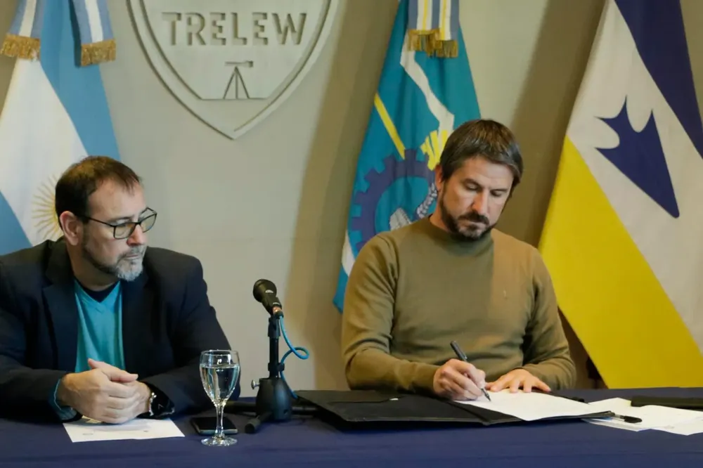 Trelew hace obra pública con el dinero de los contribuyentes