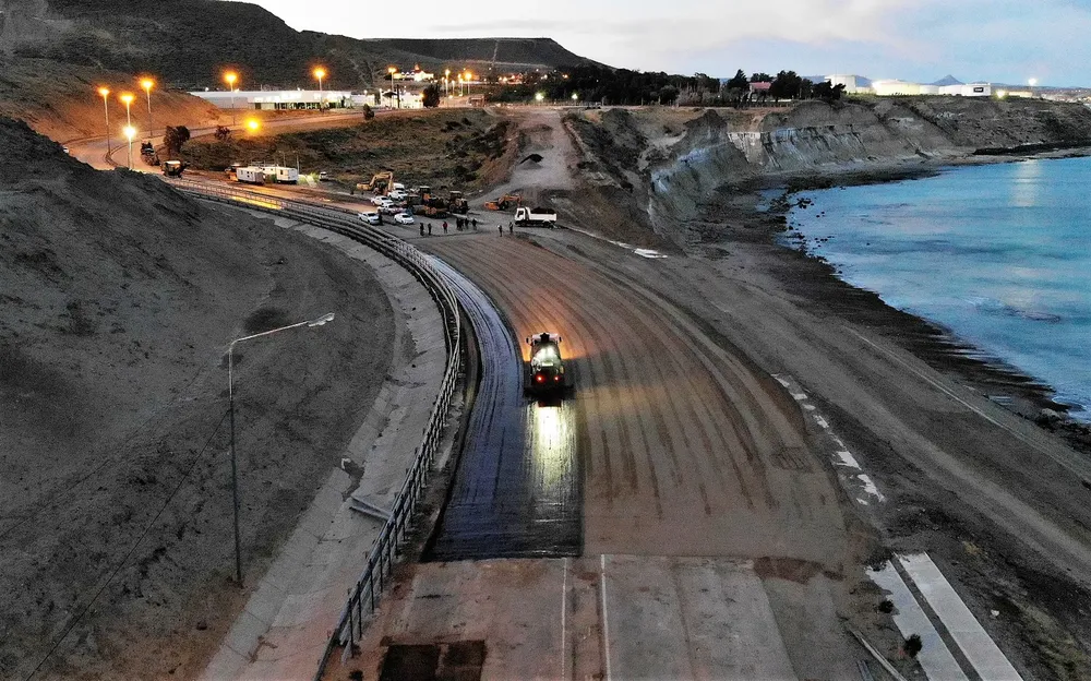 Pavimentan la RN3 en el ingreso a Comodoro
