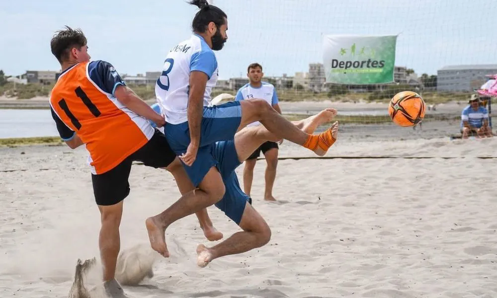 Puerto Madryn lanza un torneo universitario de fútbol playa