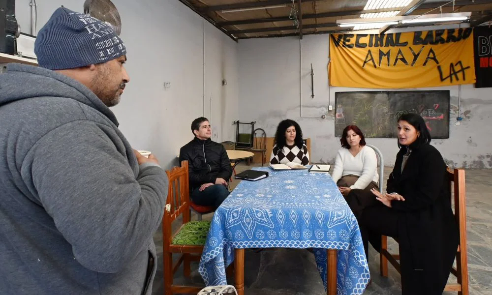 Reunión en la sede vecinal del barrio Amaya de Trelew