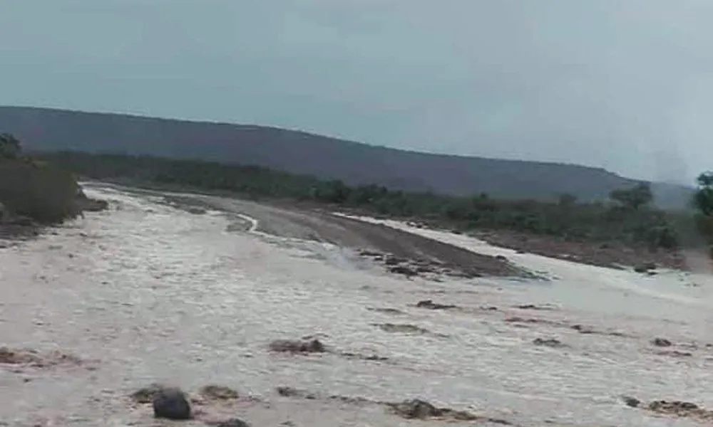 Ruta 4 anegada por el agua