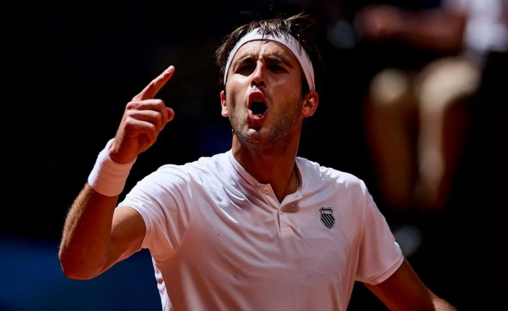 El platense remontó ante Prizmic y sigue firme en el Masters 1000.