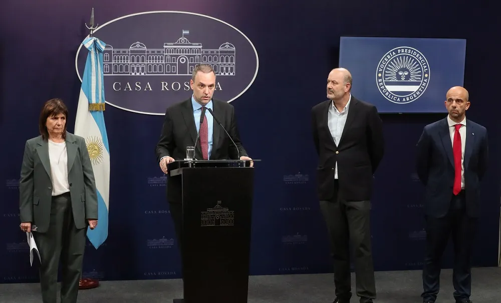 adorni conferencia intercargo