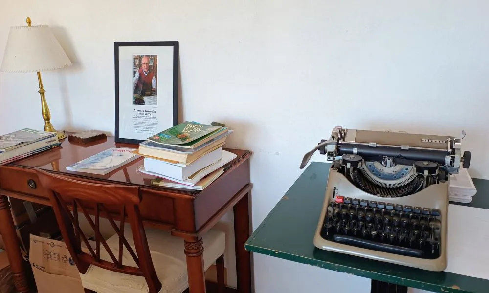 Biblioteca Municipal maquina de escribir