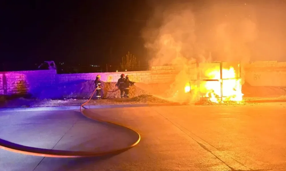 incendio en punto limpio de Esquel