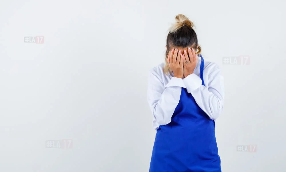 Persona despedida del trabajo fuente freepik