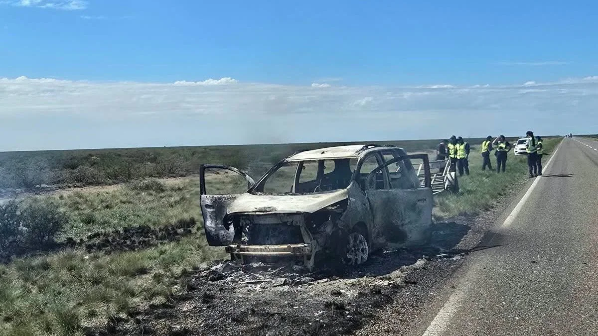 Se incendio un vehiculo en Ruta 22