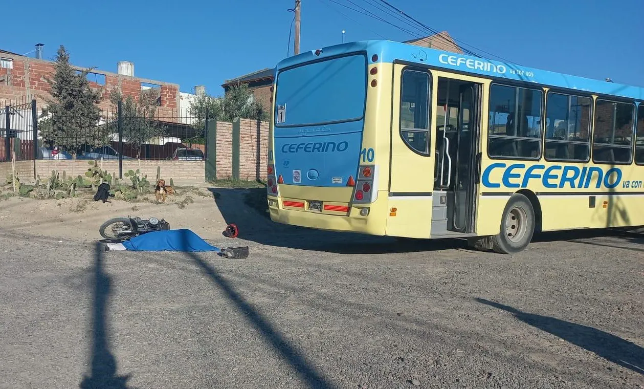 Murio un motociclista en un choque