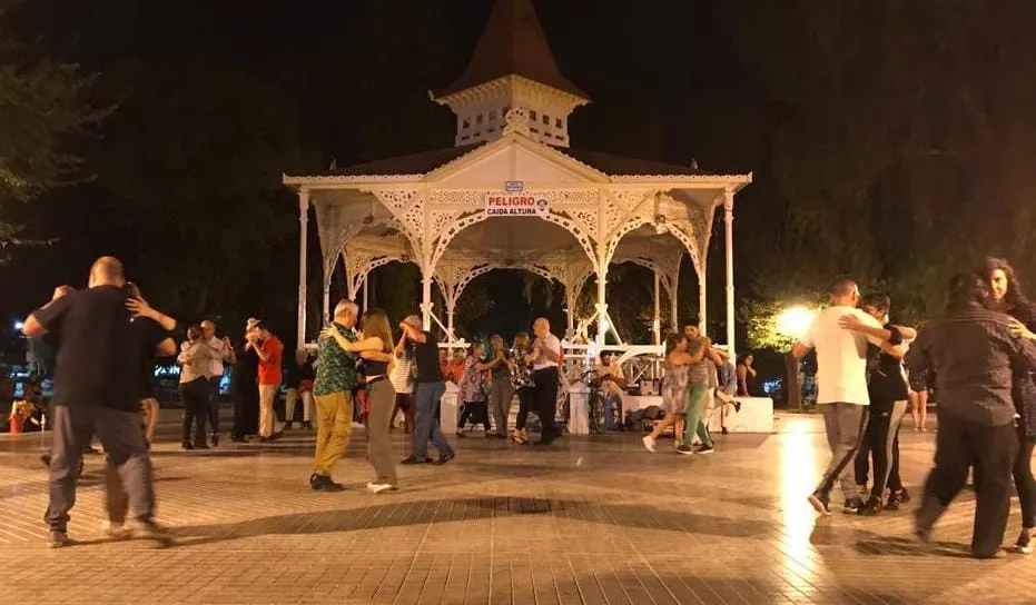 Este domingo comienza el ciclo de Milongueada en Plaza Independencia