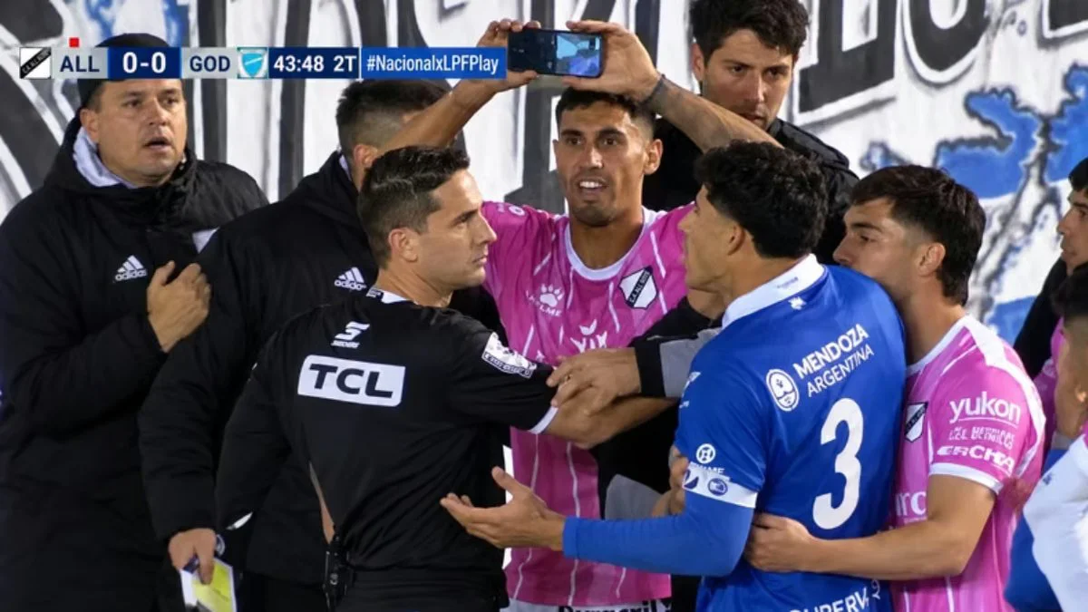 Partido entre All Boys y Godoy Cruz. Foto captura Aire de Santa Fe
