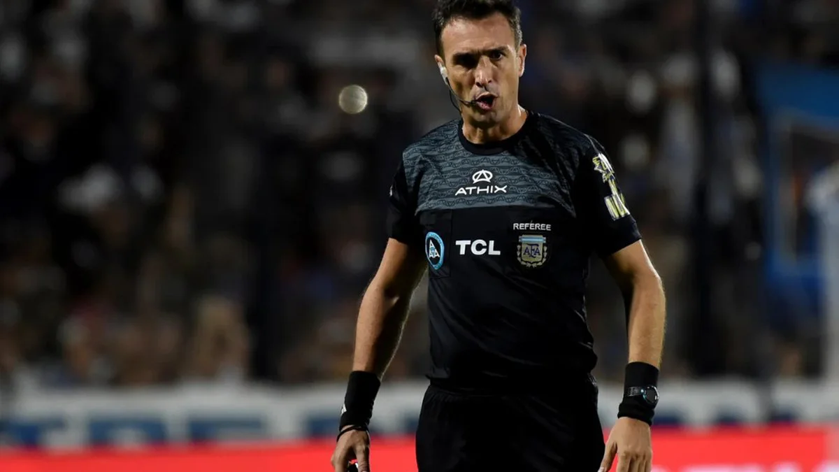 Árbitro Pablo Dóvalo