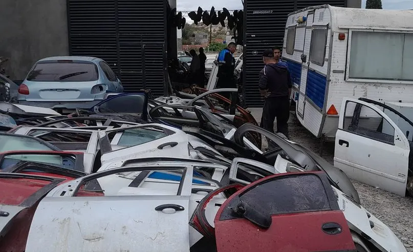 Allanamiento de local con autopartes robadas