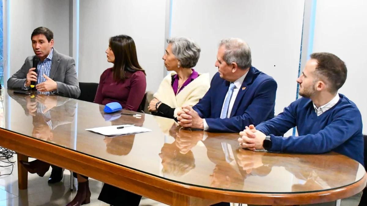 Universidad del Chubut presentó oficialmente su proceso de evaluación institucional