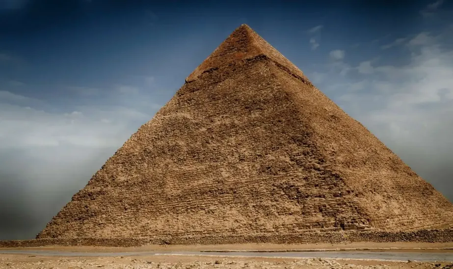 piramide otra cara