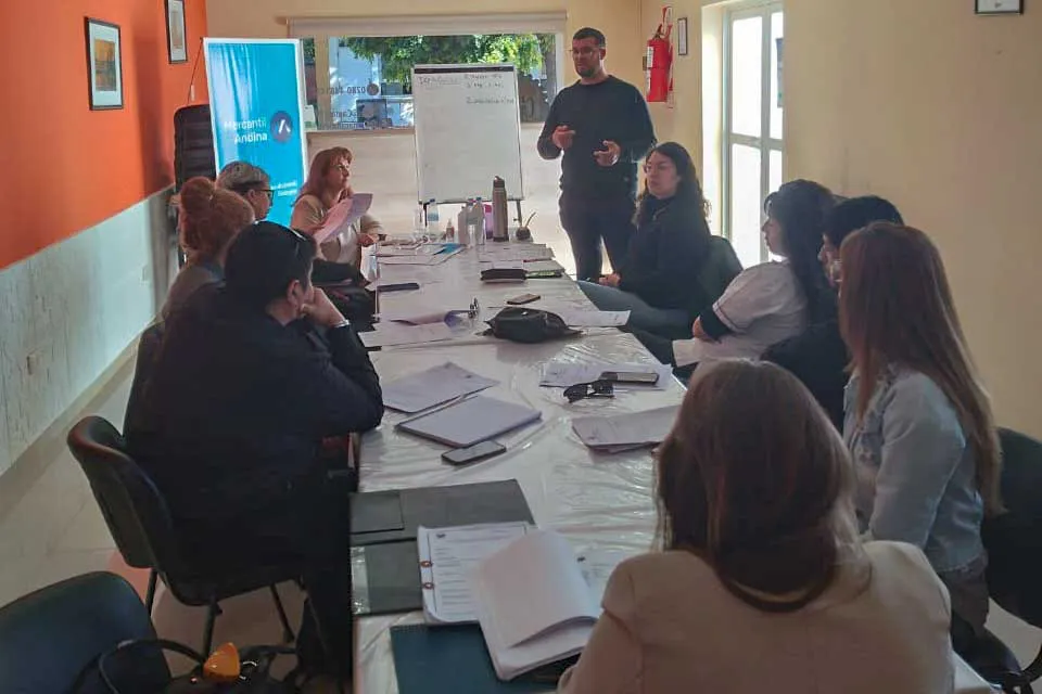 Inspectores de Comercio de Rawson realizan capacitaciones para mejorar las herramientas de trabajo
