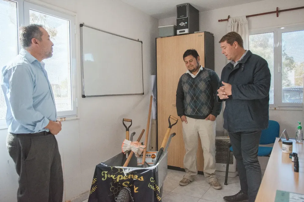 El vivero recibió donación de herramientas